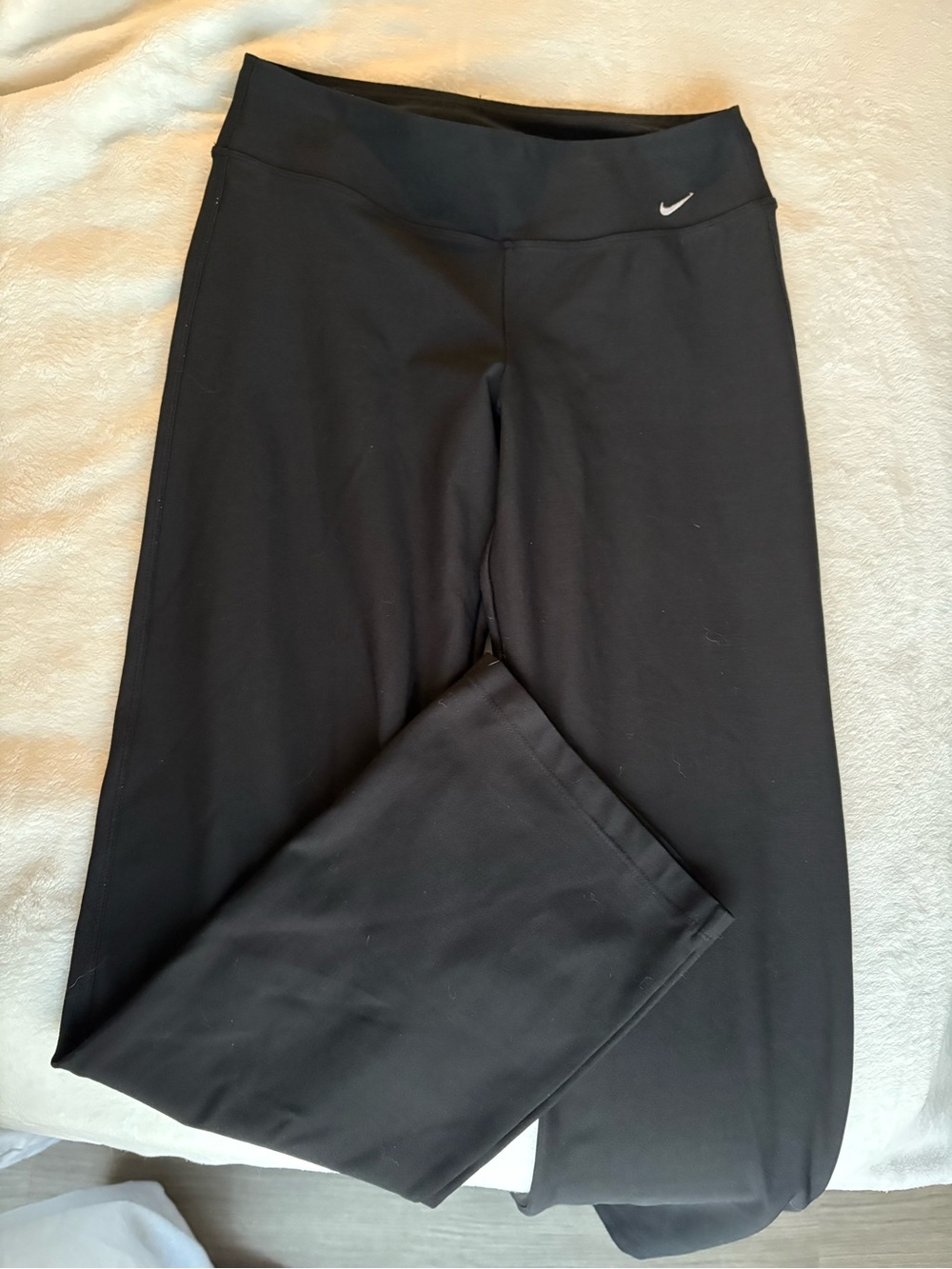 Vintage Nike Women’s Black Athletic Flare leggings.